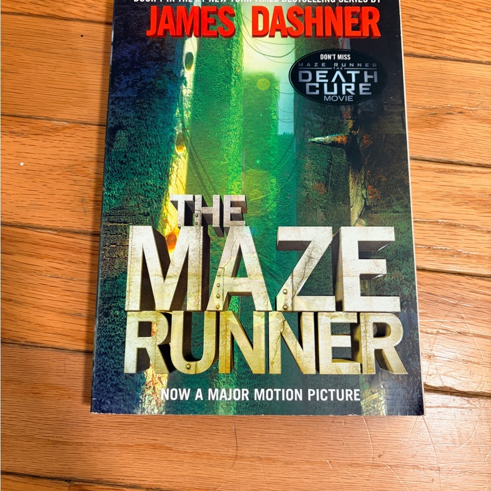 The Maze Runner Book - Green and Black Cover